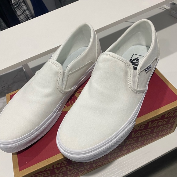 Brand New Vans - Picture 1 of 6